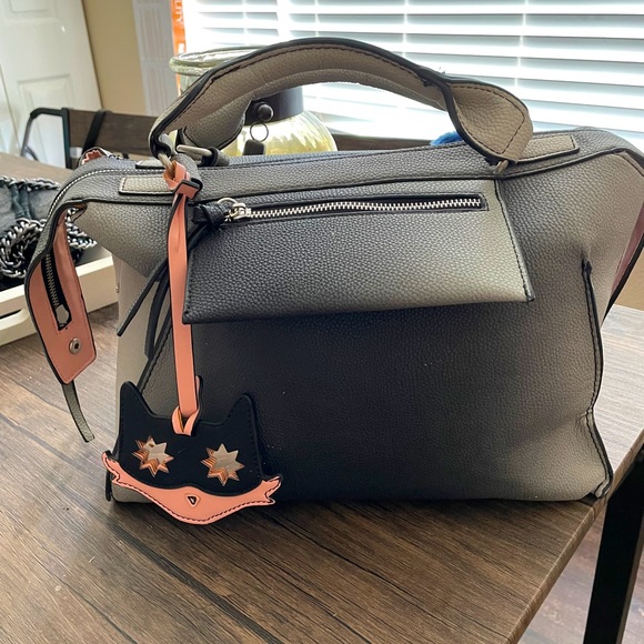 Handbag - Picture 1 of 6